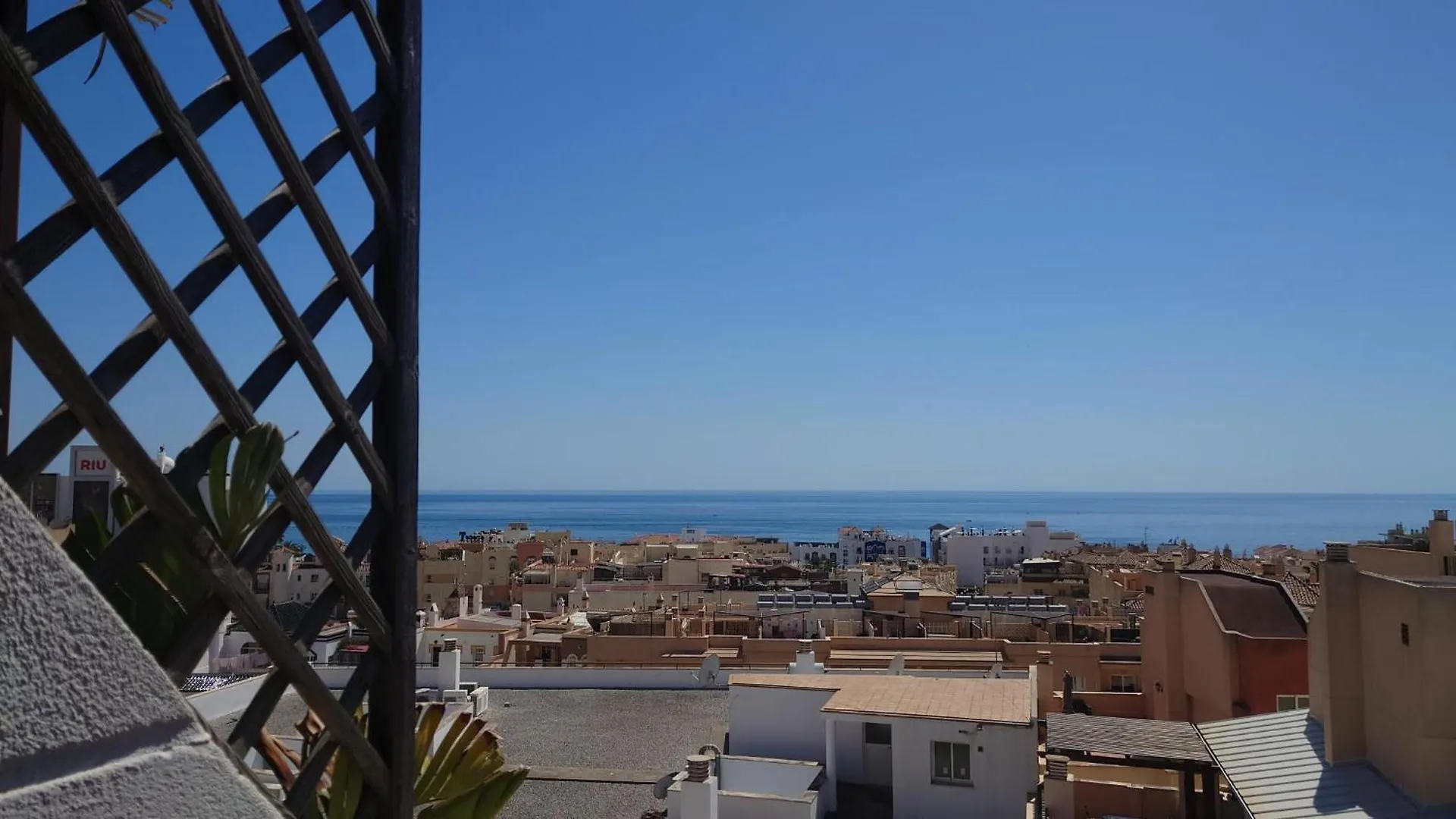 Carmen Apartamento Millon - Private Roof Terrace With Jacuzzi & Bbq Nerja Lägenhet
